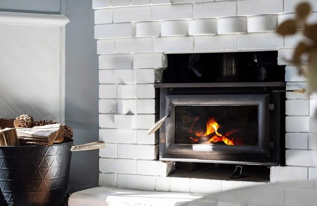 Blue Wren Cottage on Edith - A Fireside Retreat in Wine Country
