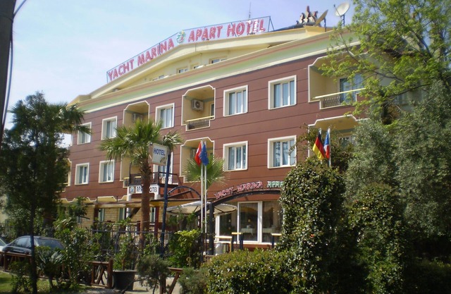 Blue Yacht Marina Apart Hotel