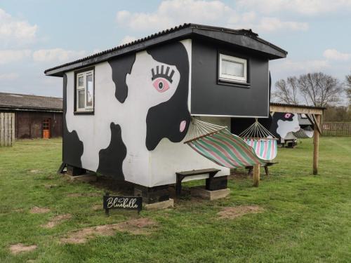 Bluebelle Cow Shed 5