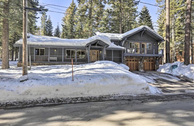 Bluerock Retreat by Tahoe Getaways - 3 BR Pet-Friendly West Shore Cabin with 3 Fireplaces, Short Drive to Skiing