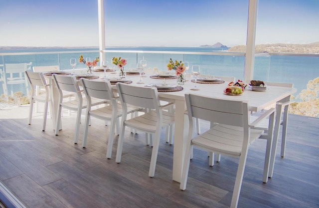Bluewater Splendour - Heated infinity pool and amazing views!