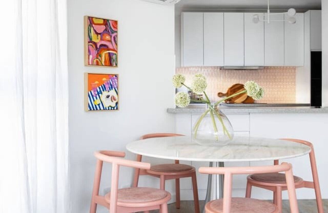 Blush on Broadbeach-250m to beach-pet friendly