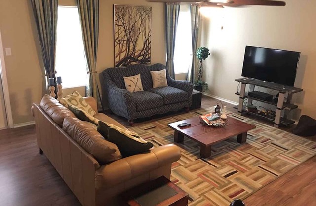 BMT @ Modern farmhouse, near Seaworld Lackland