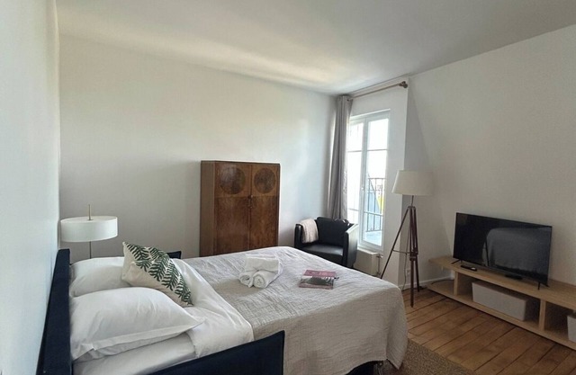 BnBNook - Stylish 1BR Close to Pompidou Center and Place des Vosges