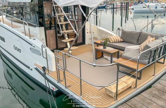 Boat 'Hausboot Yacht Futura' with Sea View, Private Terrace and Wi-Fi