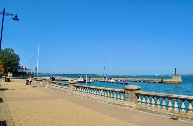 Boat House Located in the Sailing Mecca of Cowes