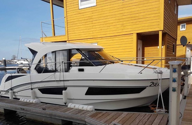 Boat 'Motoryacht 2sea ' with Sea View and Private Terrace