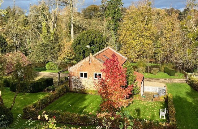 Boathouse Barn | Secluded Riverside Property Set in Countryside Grounds