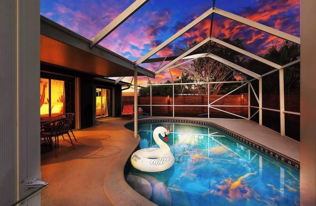Boca Family Fun & Charm - Villa Near Downtown & Beach