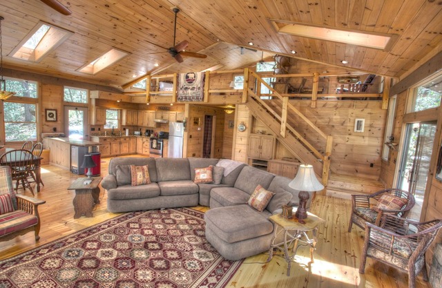 Bogg's Mtn Lodge – 3rd Night Free! See Details Below.