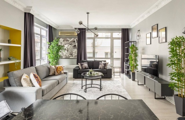Bohemian Flat in Nisantasi with Central Location