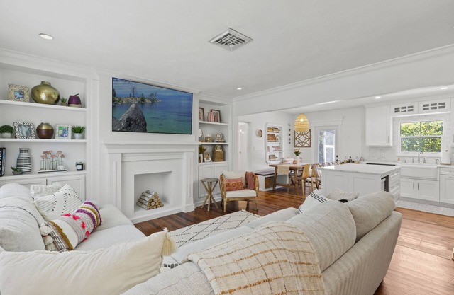 Boho Chic~ A perfect family vacation home, minutes from Sanibel Island