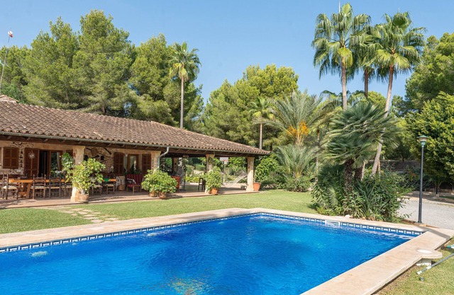 BON PAS - Spectacular villa with private pool, 300 meters from a beautiful cove with turqu