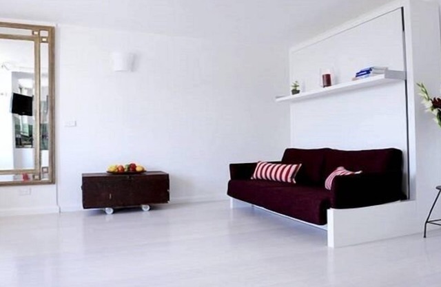 bondi beach studio 8 balcony rooftop pool, aircon, walk to beach, restaurants