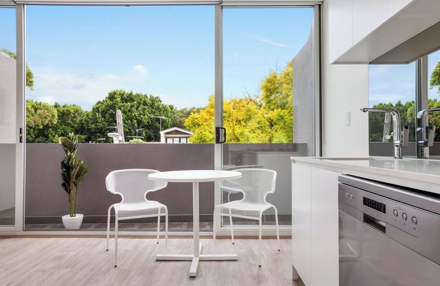 BONDI BEACH STUDIOS: IX
