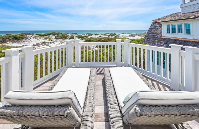 Book a Fall Getaway Today! Beachfront! Private Pool! Peloton! Golf Cart!