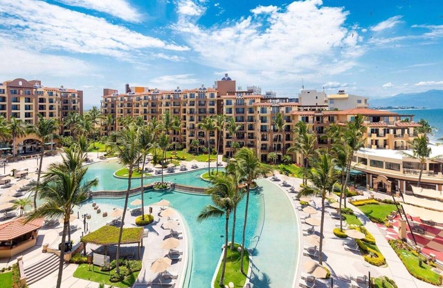 Book Dec 23 - 30, 2023 A Christmas to remember! Luxury 2 bd/3 bath & ocean views
