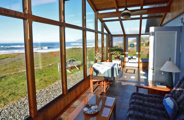 Book THANKSGIVING in this HOME ON the BEACH with private beach access & HOT TUB.