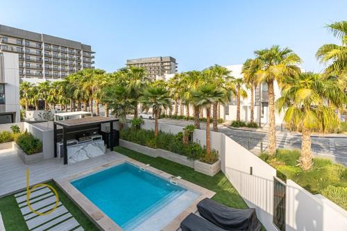 Bookable - 4 Bed Villa with Private Pool and Meydan