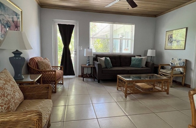 Booking for 2026 One Block Walk Delray Beach, HTD Pool, Park, WiFi Included 2/2