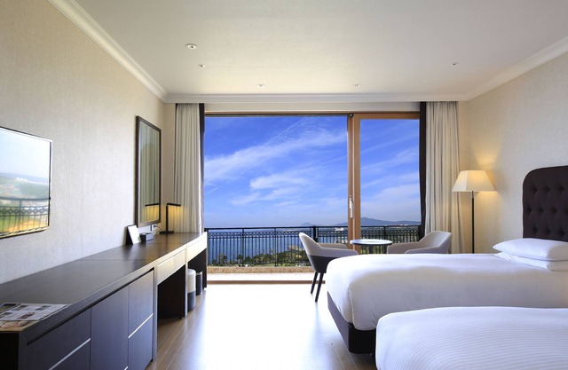 Booyoung Hotel & Resort