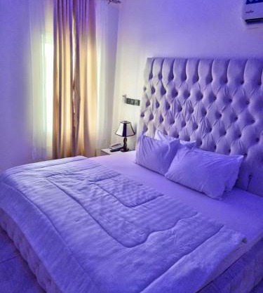 Bott Apartment