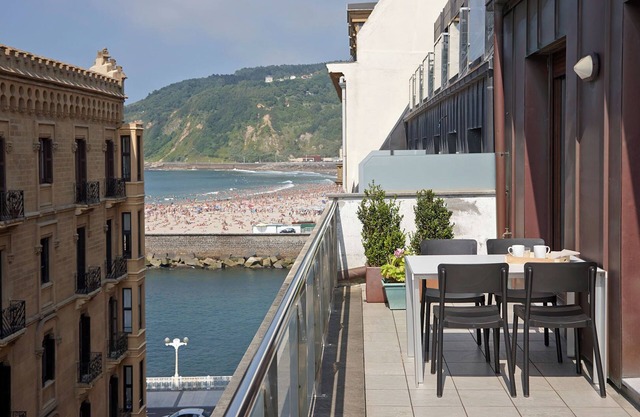Boulevard Terrace by FeelFree Rentals