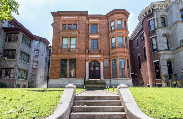 Bourbon Big Shot Mansion
