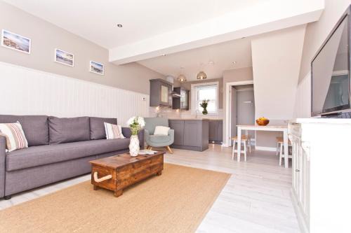 Bournecoast - Coastguard Cottage - Sea View - Garden - Hot Tub - HB6098