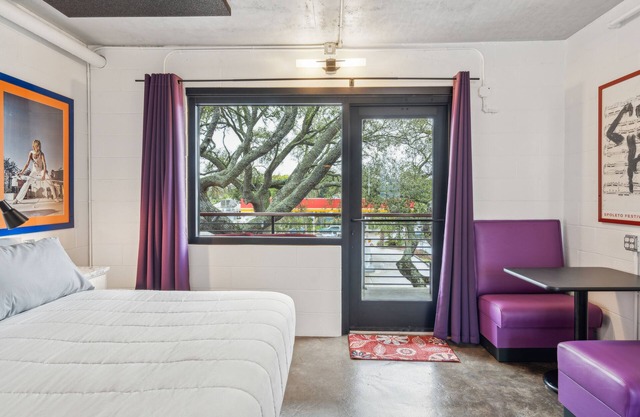 Boutique Vera Hotel Room 301: King Room in the Heart of Folly Beach