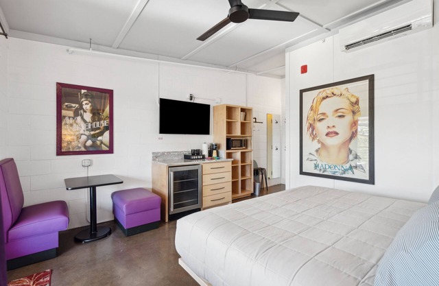 Boutique Vera Hotel Room 401: King Room in the Heart of Folly Beach