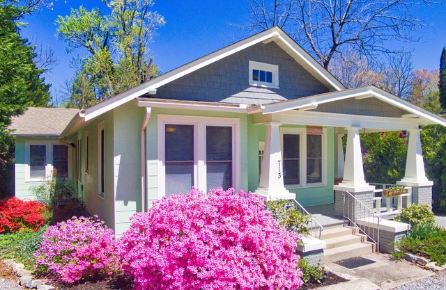 Bramley House: 3 Blk. Walk to DWTN Hendersonville-Lovingly Restored