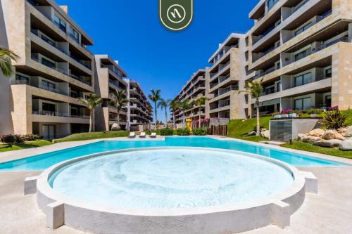 Brand New 3 BR Condo - Gym - Pool - Clubhouse