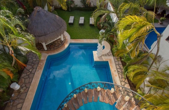 Brand new 5BR Villa, Very close to beach