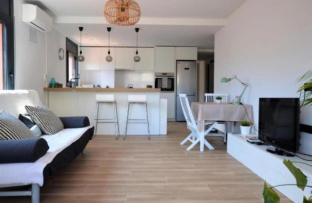 BRAND NEW & BEST LOCATION!!! SPOTLESS APARTMENT