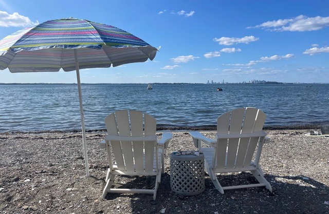 Brand New Beachfront Home close to Boston & Cape Cod