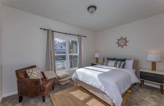 Brand New Build! w/King Suite Near Downtown