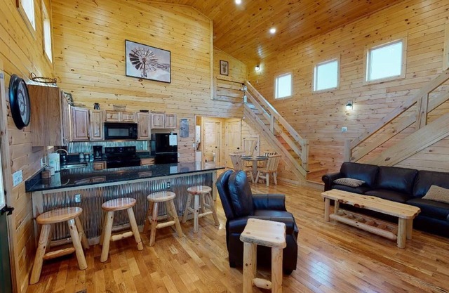 BRAND NEW cabin, Whitetail Hollow!