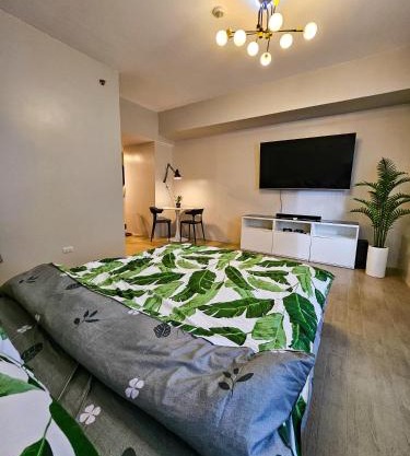 Brand New Central Convenience Studio Condo with Balcony in Araneta City Cubao