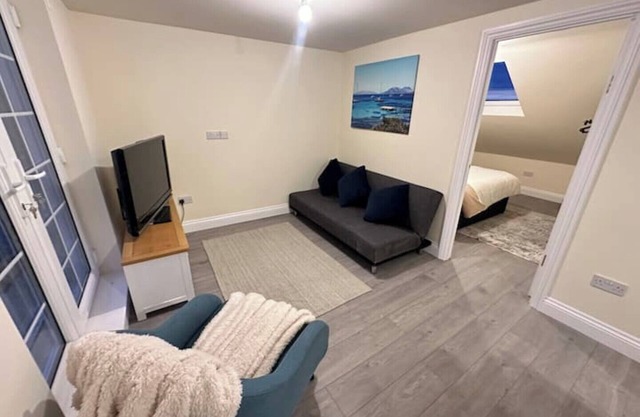 Brand New! Cosy London Apartment - Elizabeth line