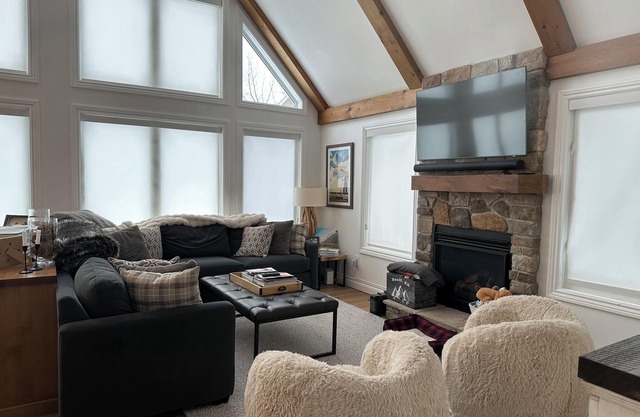 BRAND NEW Designer Cottage/Chalet in Blue Mountain - SUMMER RENTAL