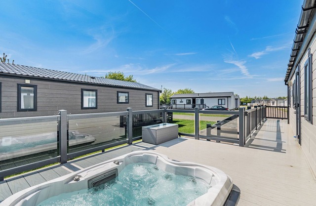Brand new for 2021. Outstanding, spacious lodge with one double and two twin.