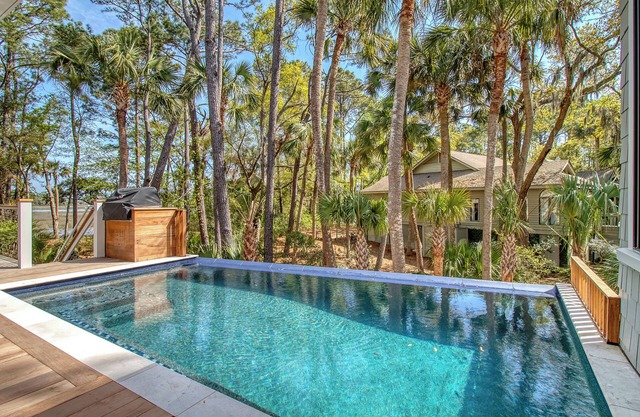 Brand new gorgeous home with views and pool