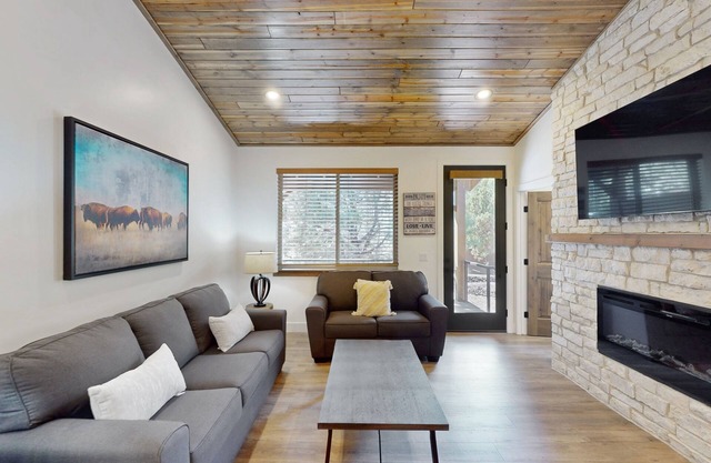 Brand new home w/patio & grill, central location near golf, trails, & lakes