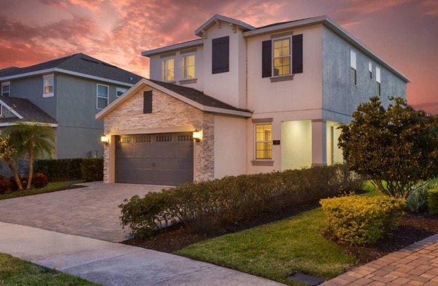 BRAND NEW MAY 2022/FOOSBALL/PRIVATE POOL AND SPA/FREE SHUTTLE TO DISNEY/WIFI