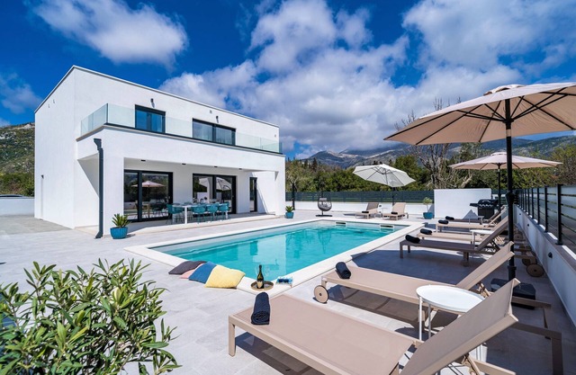 Brand New Modern Villa with Private Heated Pool