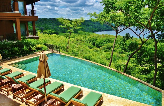 BRAND NEW- Private Beach Clubs, Concierge, Golf Cart!☆Four Seasons Access☆