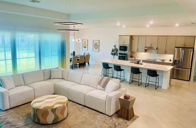 BRAND NEW RENTAL - 3 Bed/3 Bath, golf community