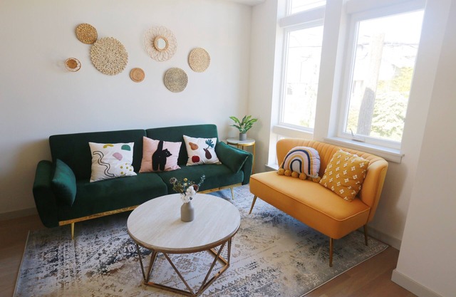 Brand New Townhouse w/Parking, Walk to the Zoo!