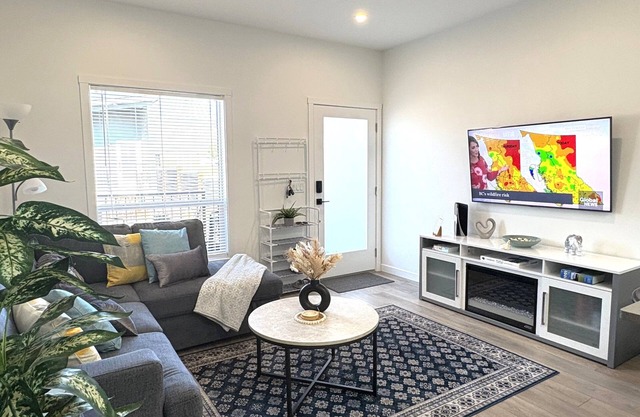 Brand-New! Tranquil Escape – Near Ski Resorts, Lakes, Wineries, Golf & Trails